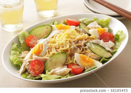 Ramen salad 38185455