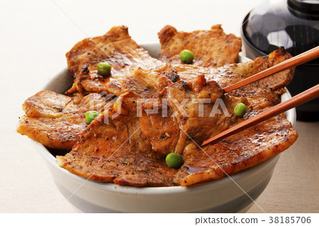 Bowl of pork 38185706