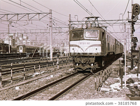 1958年EF 58牽引行李列車品川站東京 1958年EF 58牽引行李列車品川站東京 38185768