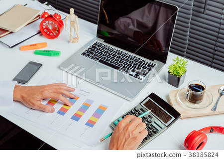 Businessman hand working 38185824