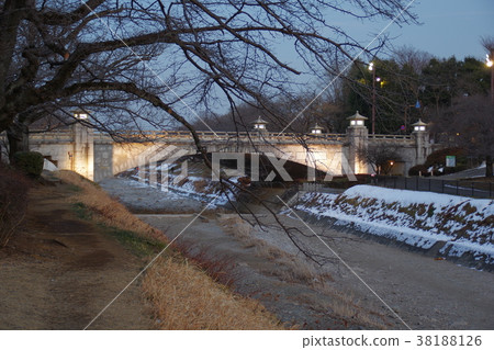 八王子市Ryonan公園晚上 38188126