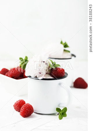 Sweet summer ice cream with raspberry 38188243
