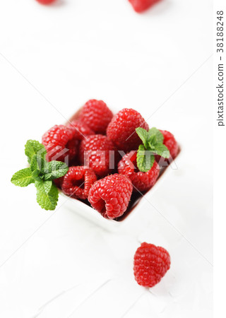 Sweet summer ice cream with raspberry Sweet summer ice cream with raspberry 38188248