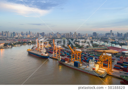 Container ship commercial vessel 38188820