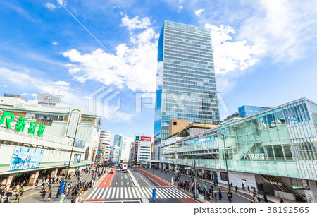 Tokyo Shinjuku Station South Exit Tokyo Shinjuku Station South Exit 38192565