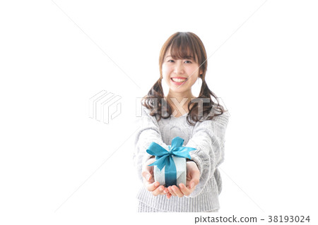 有禮物的女人 有禮物的女人 38193024