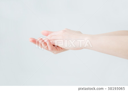 [With clipping path] put hands together 38193065