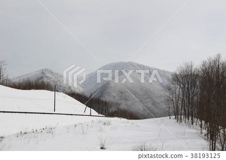 從路站“Shimogo”看到的雪景 從路站“Shimogo”看到的雪景 38193125