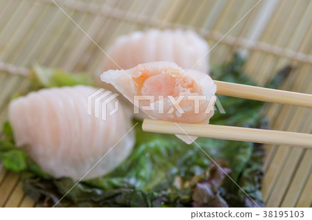 Shrimp steamed dumplings 38195103