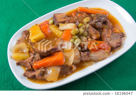 Pork tongue stew on the plate Pork tongue stew on the plate 38196047