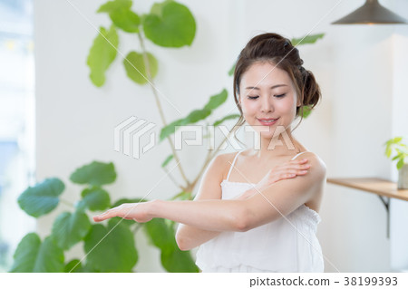 Young woman, beauty image Young woman, beauty image 38199393