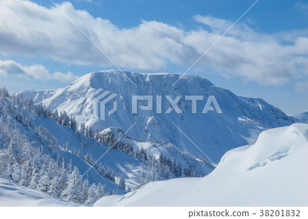 Snow mountain 38201832