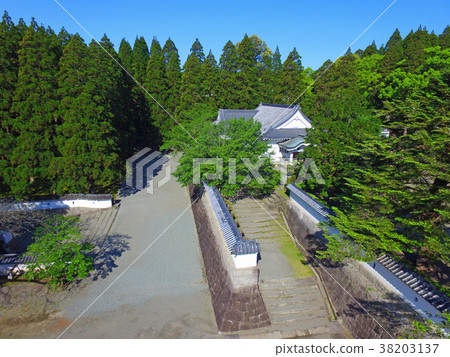 Aerial view inside the castle of Hiei castle Aerial view inside the castle of Hiei castle 38203137