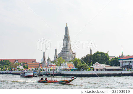 景觀，城市景觀從泰國，曼谷，湄南河，（黎明寺） 38203919