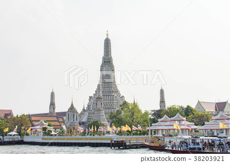 景觀，城市景觀從泰國，曼谷，湄南河，（黎明寺） 38203921