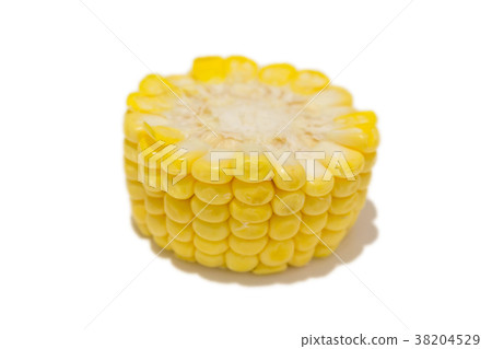 Ears of Sweet corn isolated on white background 38204529