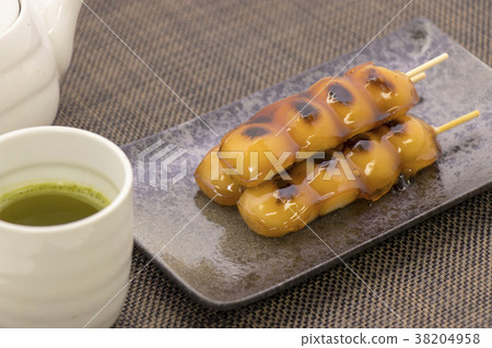 Mitarashi dumpling tea Mitarashi dumpling tea 38204958