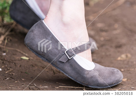 Women's feet Women's feet 38205018