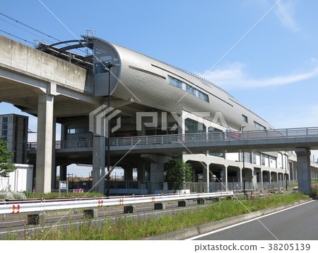 Tsukuba Express的Shine Tanaka Station Tsukuba Express的Shine Tanaka Station 38205139