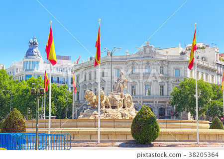 Cibeles Fountain (Fuente de La Diosa Cibeles) 38205364