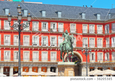 Main Square (Plaza Mayor) with tourists and people 38205385