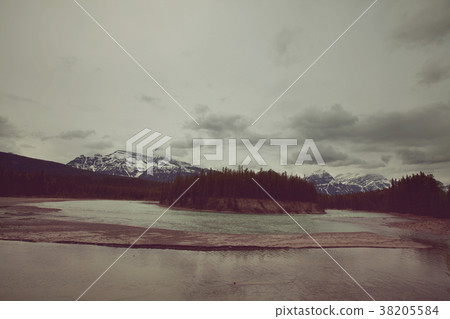 Mountains in Canada Mountains in Canada 38205584