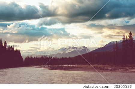 Mountains in Canada Mountains in Canada 38205586