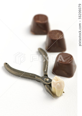 Remove teeth 38206079