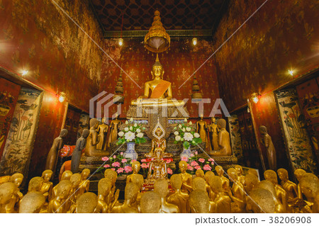 Many golden Buddha in old temple, Beautiful 38206908