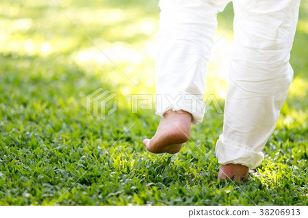 The practice of walk back and forth in the grass The practice of walk back and forth in the grass 38206913