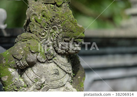 The Ruin ancient lion sculpture in The old culture The Ruin ancient lion sculpture in The old culture 38206914