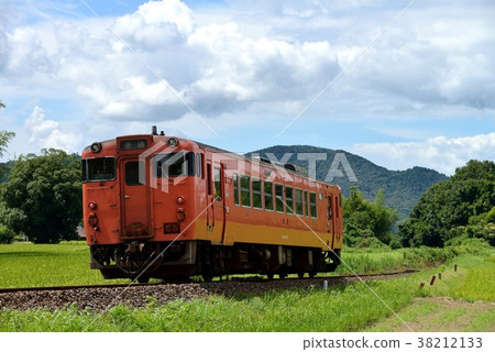 Kiha 40 series Yamaguchi Line single train Kiha 40 series Yamaguchi Line single train 38212133