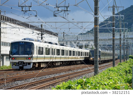 221 series Tokaido Line 38212151
