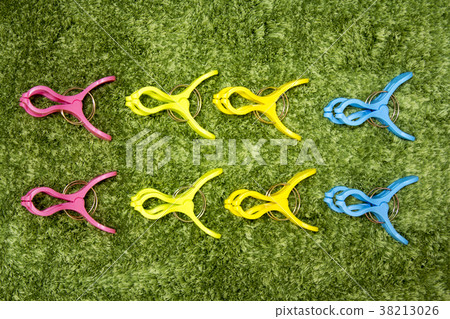 Clothespins 38213026