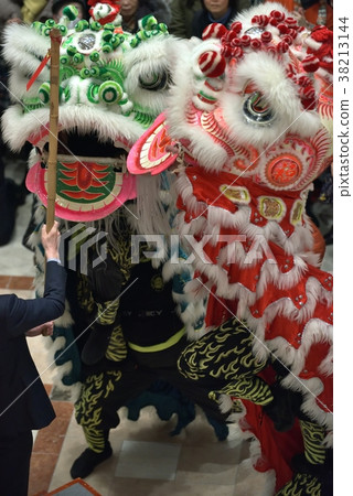 Spring Festival Kobe Nanking Town Lion dance 38213144