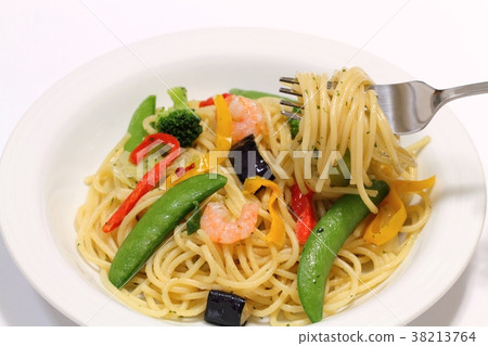 Shrimp and vegetable peperoncino Shrimp and vegetable peperoncino 38213764