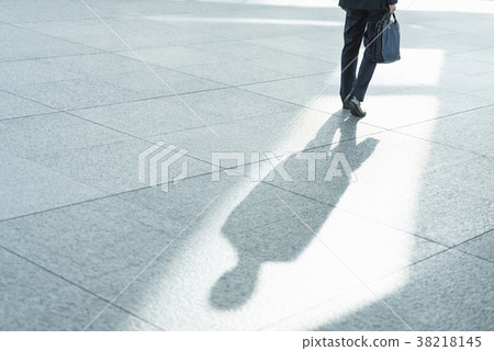 商人的剪影 38218145