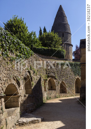 Lanterne-des-Morts - Sarlat - France Lanterne-des-Morts - Sarlat - France 38218237