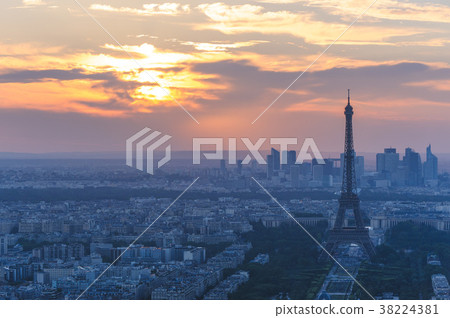 cityscape of paris in the dusk with eiffel tower cityscape of paris in the dusk with eiffel tower 38224381