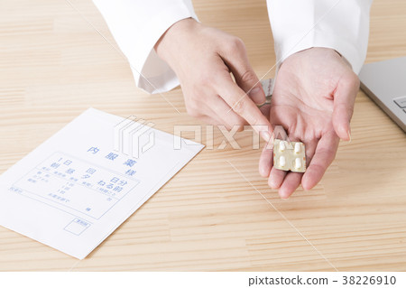 Medical image Medical image 38226910
