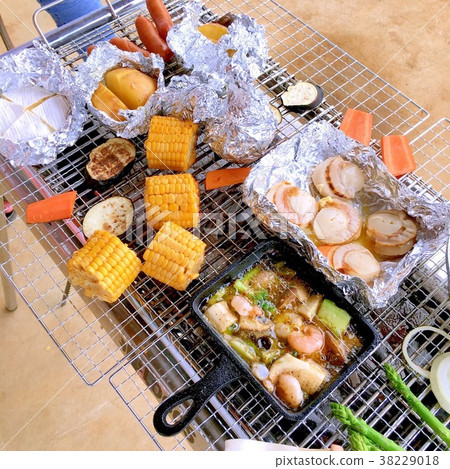 Fashionable barbecue 38229018