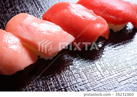 sushi  38232860