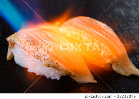 Salmon roasted 38232879