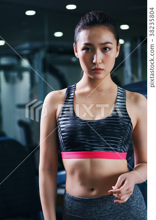 體育館女肖像 38235804