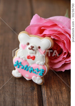 Thank you message with teddy bear icing cookies and roses Thank you message with teddy bear icing cookies and roses 38236790