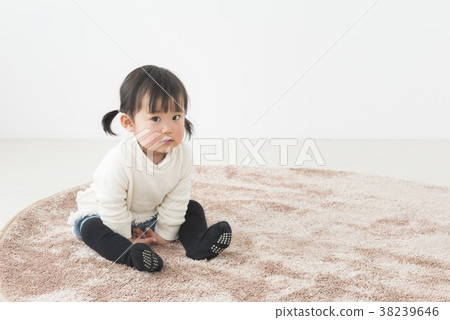 Girls playing indoors 38239646