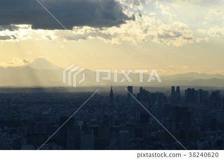 Tokyo cityscape of Japan (skyscrapers of Mt. Fuji and Shinjuku) 38240620
