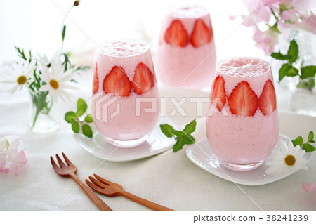 Ichigo smoothie 38241239