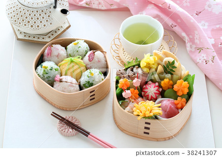 Spring lunch, cherry-blossom viewing lunch, cherry-blossom viewing at home 38241307