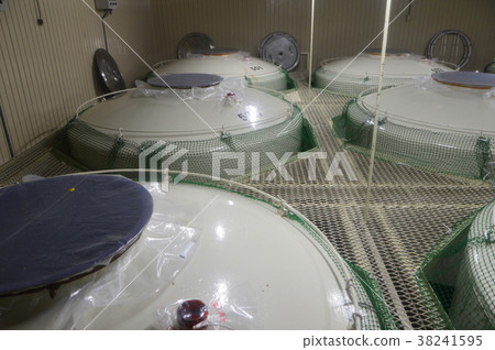 Brewery tank of Sake (Sado Island / Sado City, Niigata Prefecture, Tokukazu) Brewery tank of Sake (Sado Island / Sado City, Niigata Prefecture, Tokukazu) 38241595